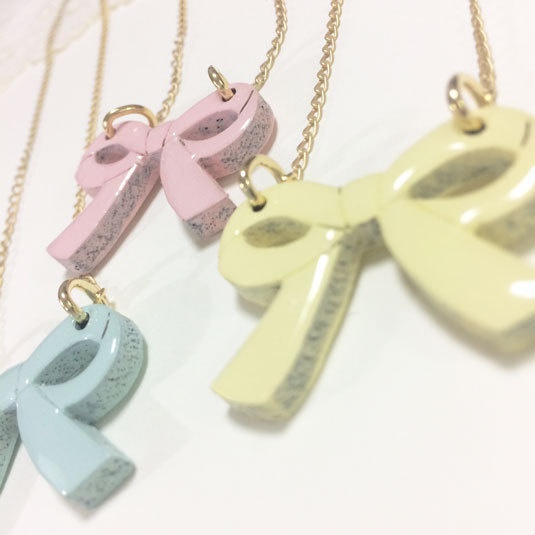 パステルリボン*木とレジンのネックレス