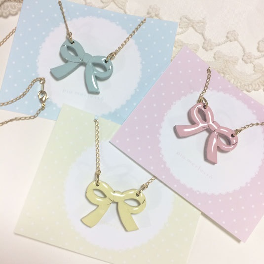 パステルリボン*木とレジンのネックレス