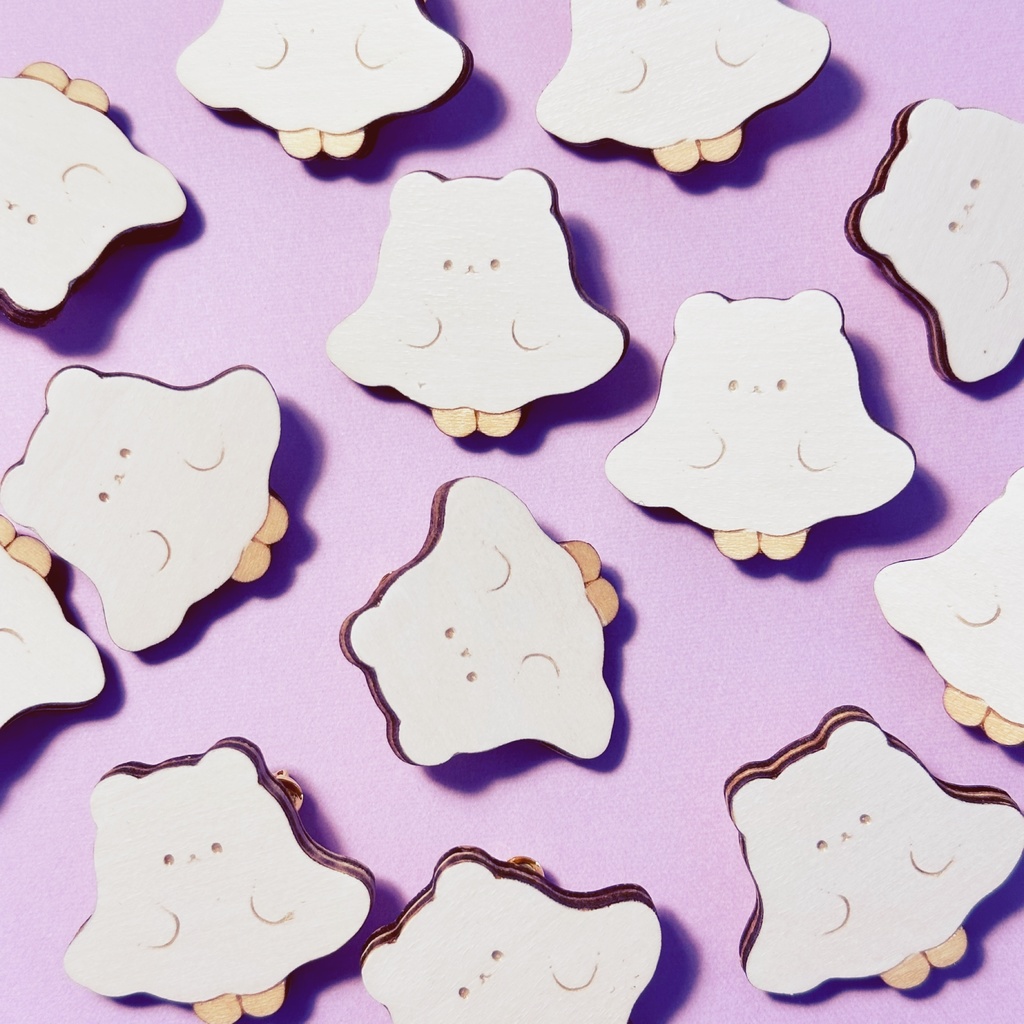 ミニ*もちもちくまおばけ*木のブローチ