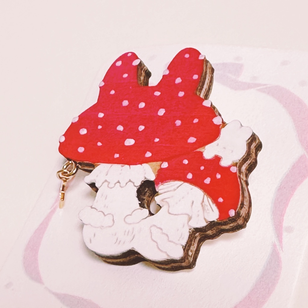 ウサギキノコダケ(赤)*木のブローチ