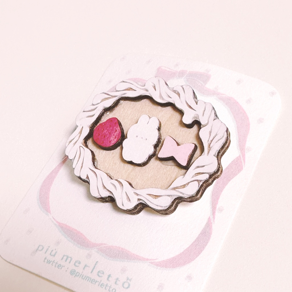 お菓子なうさぎ*木のブローチ