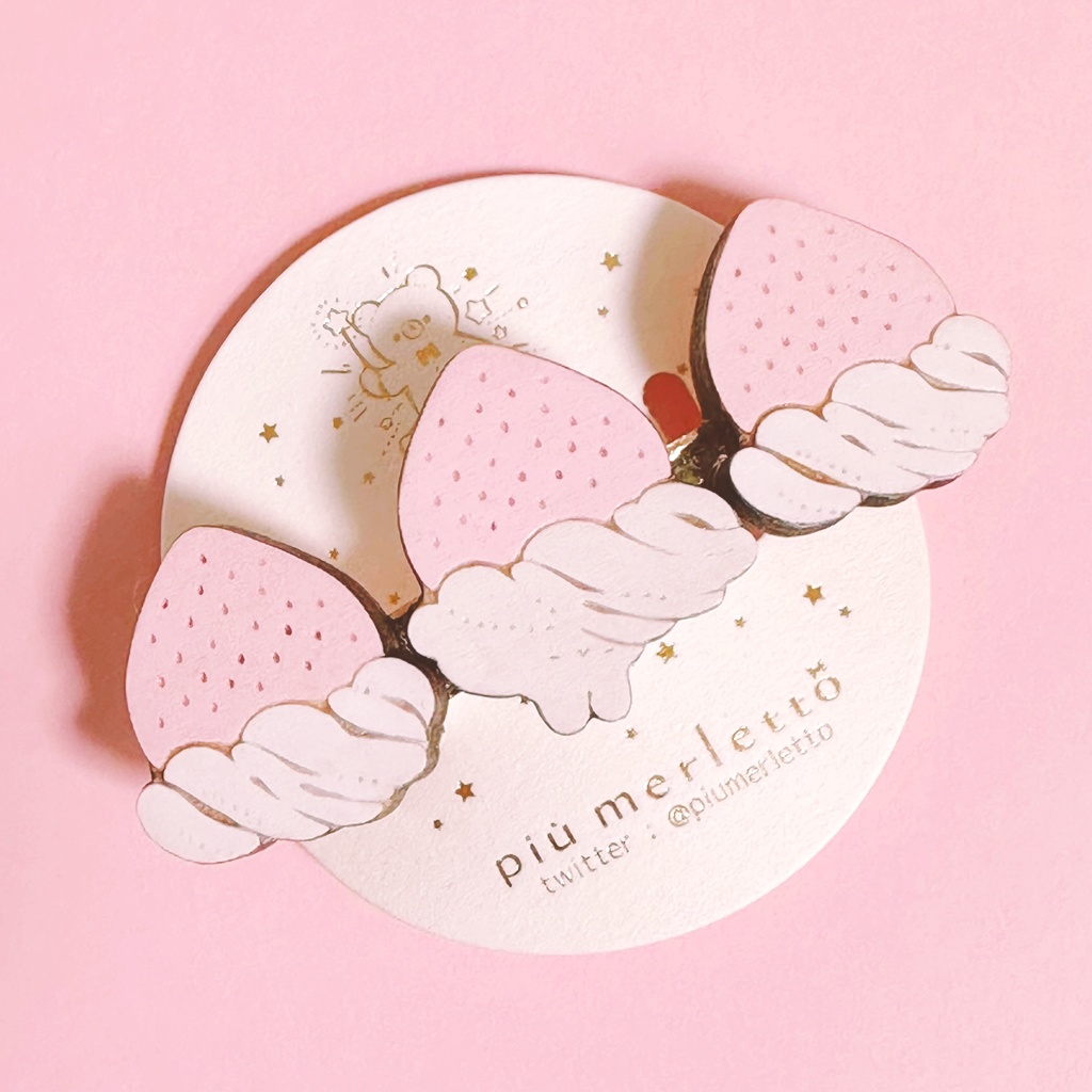 生クリームうさぎと苺*木のバレッタ