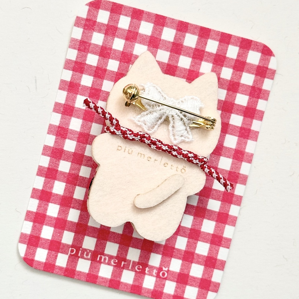 やわらか招き猫*フェルトのブローチ