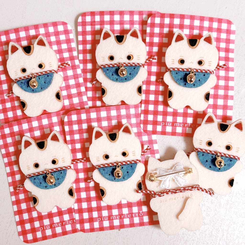 やわらか招き猫*フェルトのブローチ
