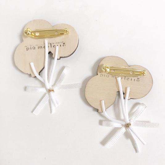 ふわふわ風船*木のブローチ