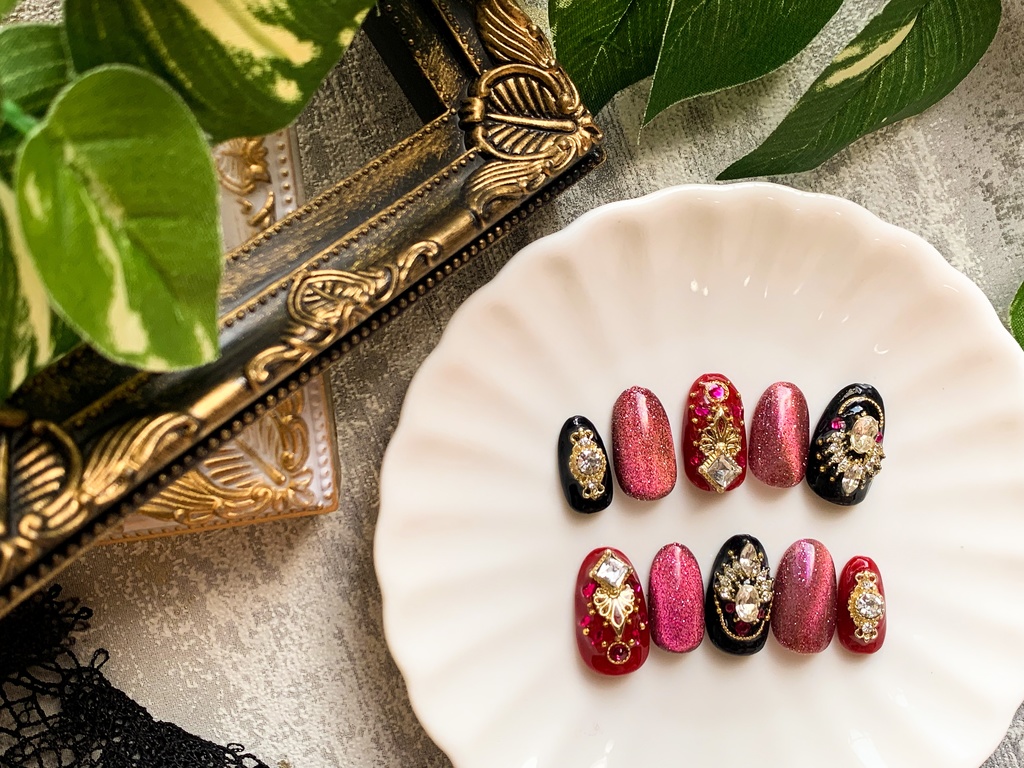 赤×黒ビジューネイルチップ