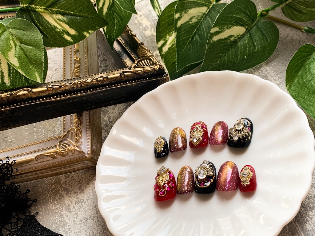 赤×黒ビジューネイルチップ