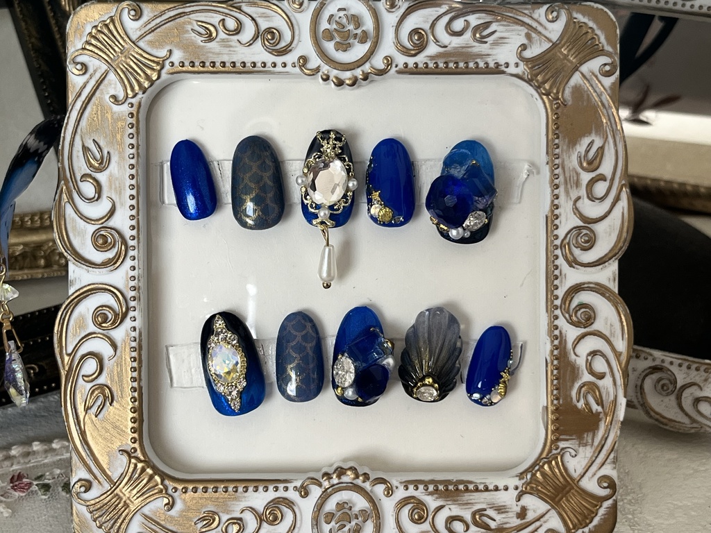 青×黒マーメイドネイル