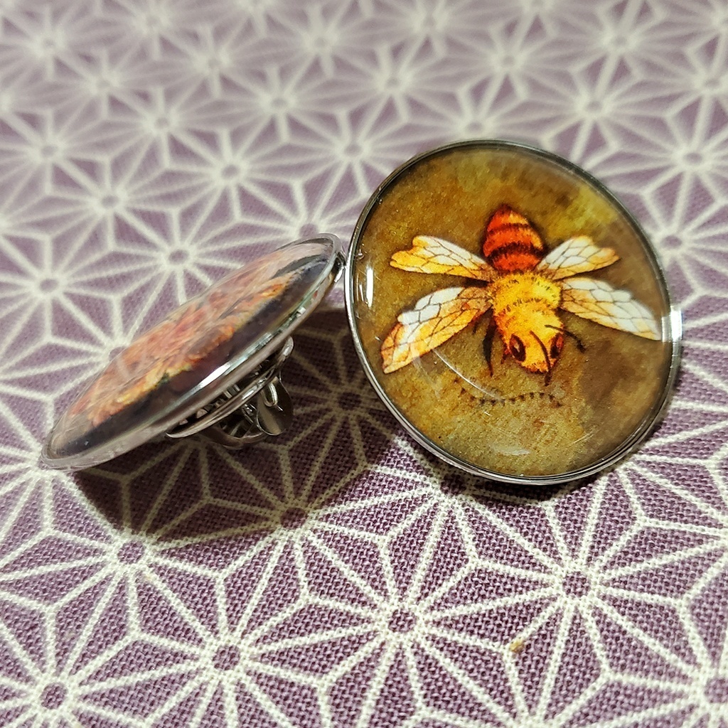 ピンバッジ (honeybee)