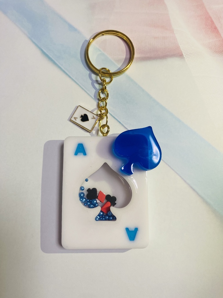 twst ハーツラビュル トランプキーホルダー