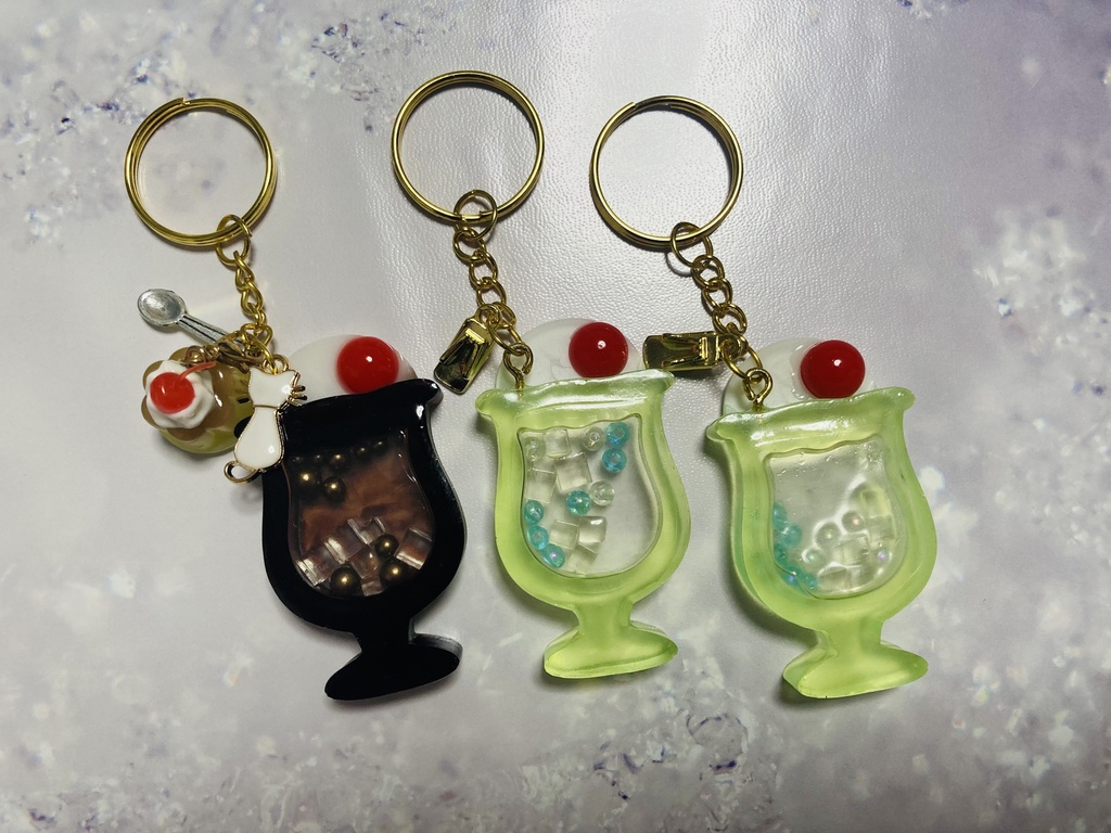 クリームソーダ　シャカシャカキーホルダー　ゲゲゲの謎