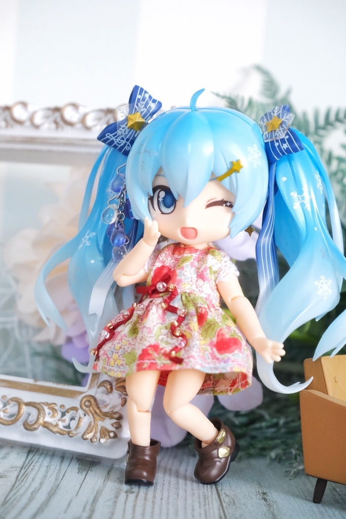 いちごとお花のワンピース