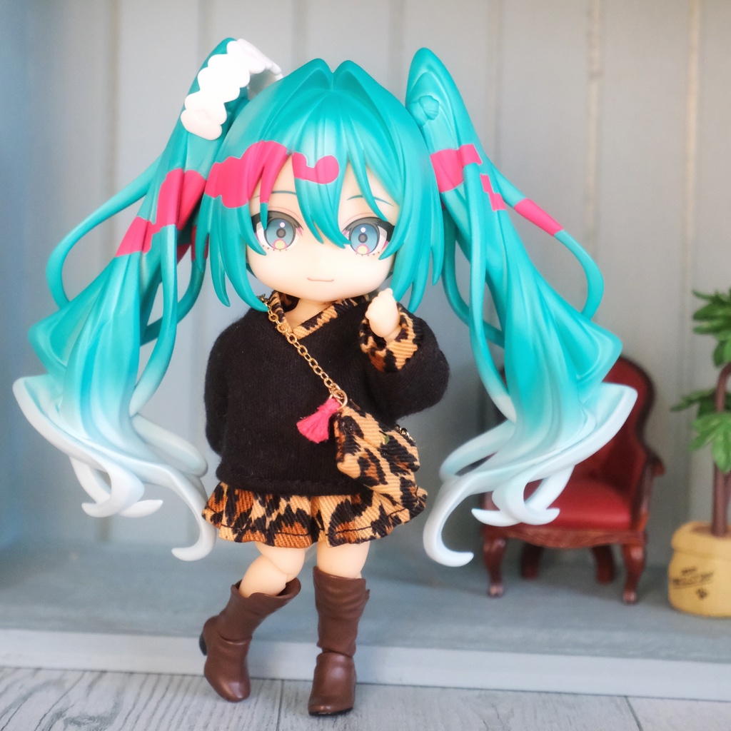 ๐๐๐จ๐ฉ๐๐ซ๐ ๐๐จ๐ฅ๐ฅ๐๐๐ญ๐ข๐จ๐ง ๐๐ข๐ง๐ข๐๐ค๐ข๐ซ๐ญ ๐๐ญ๐ฒ๐ฅ๐