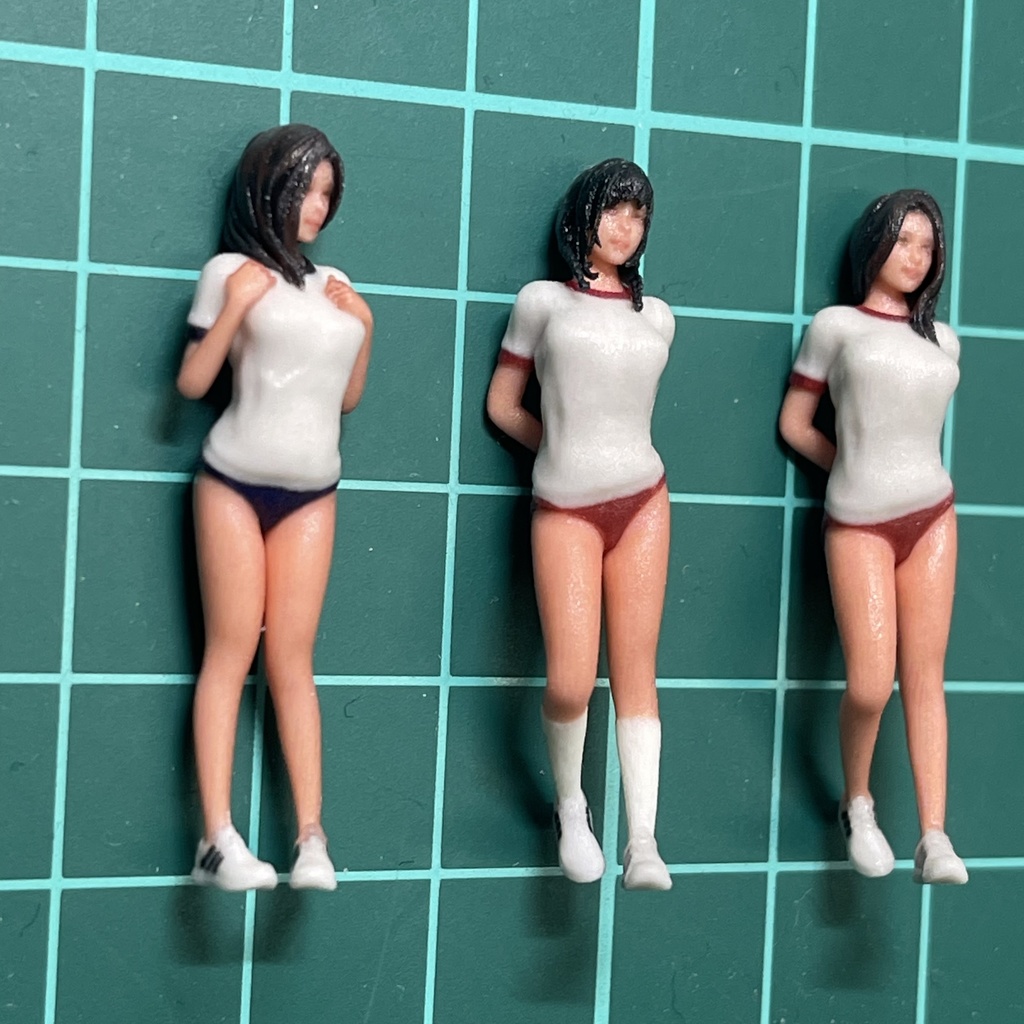1/43 JK 体操服 女子高生 フィギュア3体 リアルフィギュア ミニチュアイメージ 完成品 塗装済完成品 ミニカーに ジオラマに 人物3D 3D人物 3Dフィギュア 3Dプリンター フルカラー3Dプリンター