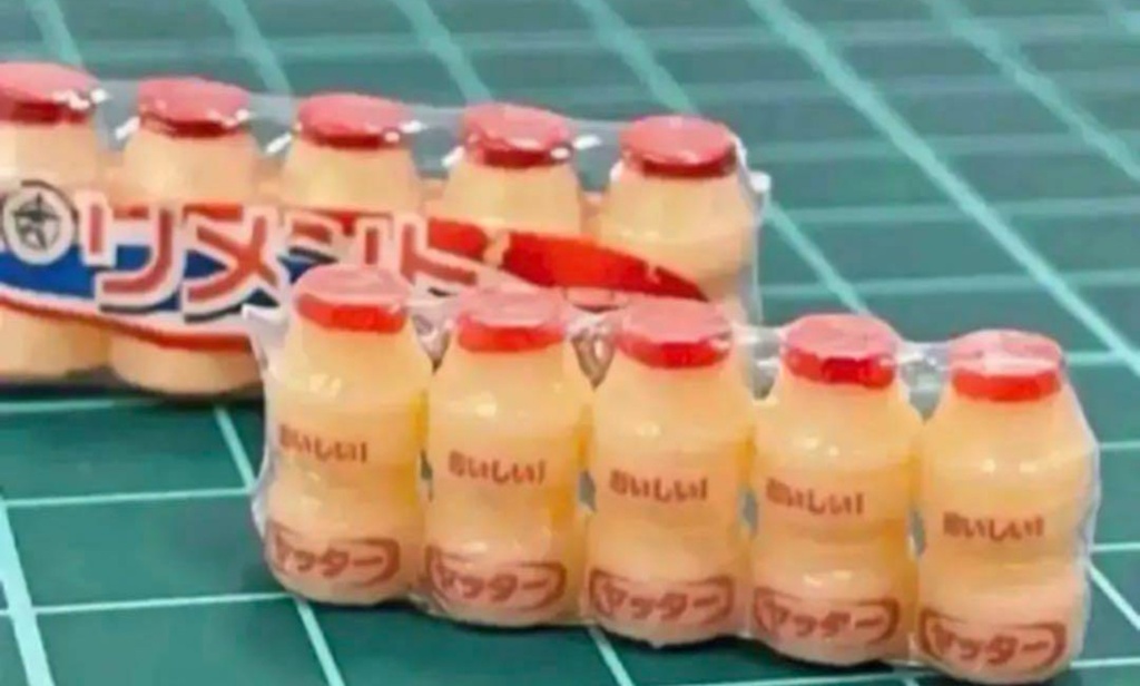 ミニチュア 乳酸菌飲料1パック ドールハウスに フィギュアに ミニチュアフード リカちゃんに