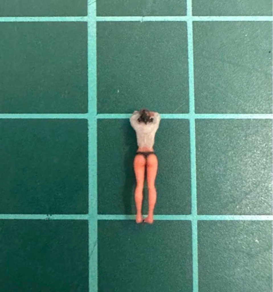 Nゲージ 1/150 フィギュア オーシャンコスモス ウサ耳パーカー リアルフィギュア 完成品 塗装済完成品 鉄道模型 ジオラマに レイアウトに ミニチュアイメージ 3Dフィギュア 3Dプリンター フルカラー3Dプリンター 人物3D 3D人物