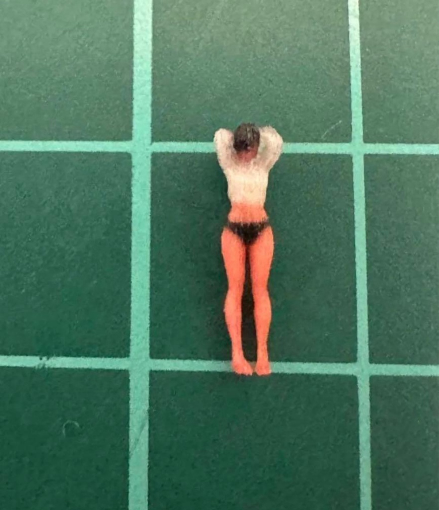 Nゲージ 1/150 フィギュア オーシャンコスモス ウサ耳パーカー リアルフィギュア 完成品 塗装済完成品 鉄道模型 ジオラマに レイアウトに ミニチュアイメージ 3Dフィギュア 3Dプリンター フルカラー3Dプリンター 人物3D 3D人物