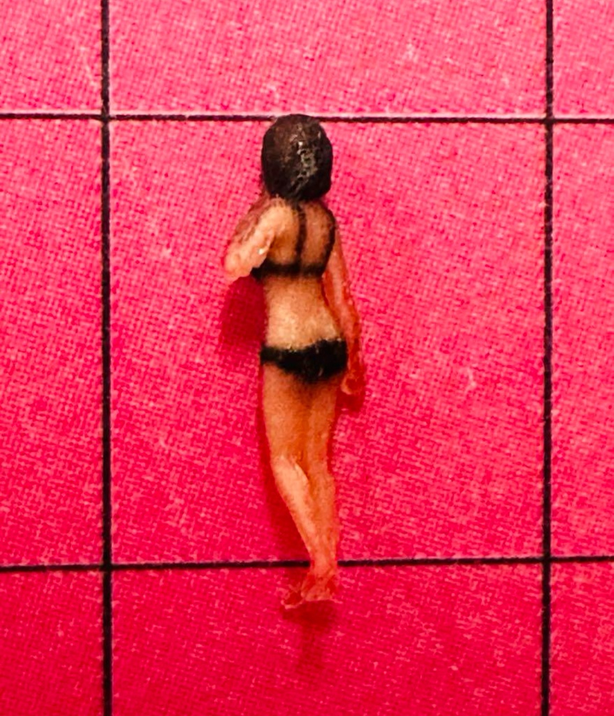 Nゲージ 1/150 JK ビキニ黒 フィギュア リアルフィギュア 完成品 塗装済完成品 鉄道模型 ジオラマに レイアウトに 3Dフィギュア フルカラー3Dプリンター 3D人物 人物3D