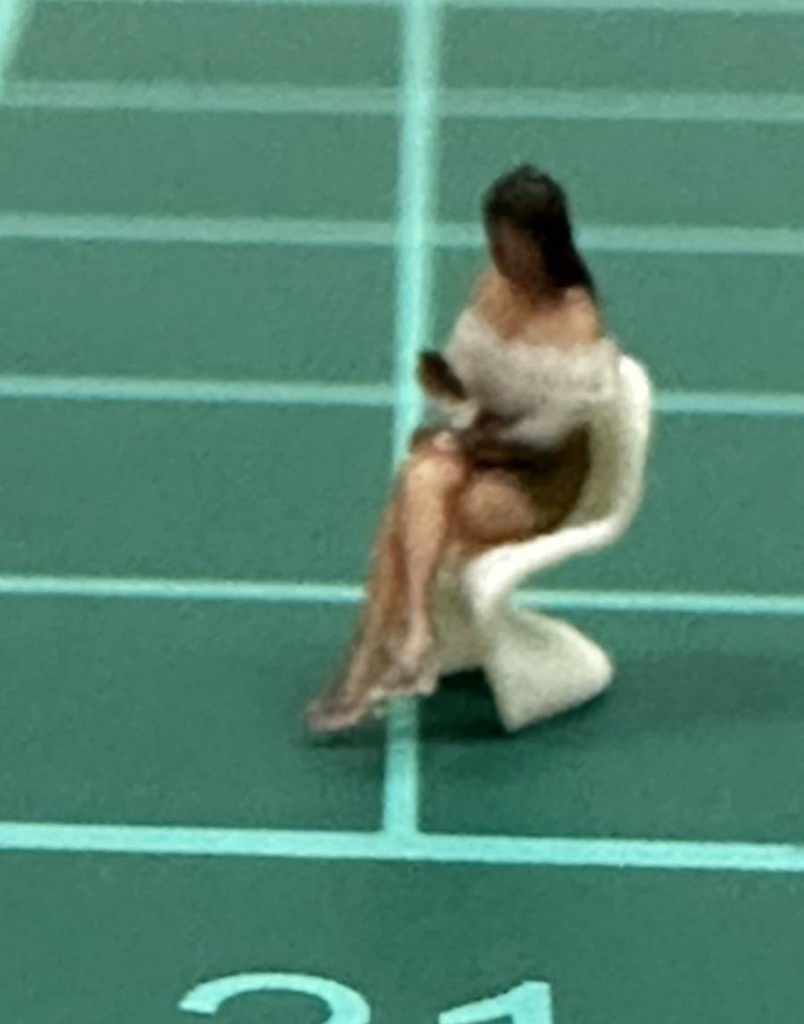 Nゲージ 1/150 フィギュア+椅子 リアルフィギュア ヌミック 鉄道模型 完成品 塗装済完成品 ジオラマに レイアウトに 3Dフィギュア