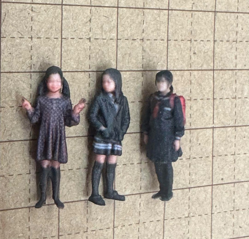 1/64 小学生3体 フィギュア リアルフィギュア 完成品 ミニチュアイメージ 塗装済完成品 3Dフィギュア ミニカーに ジオラマに 3D人物 人物3D ミニチュア