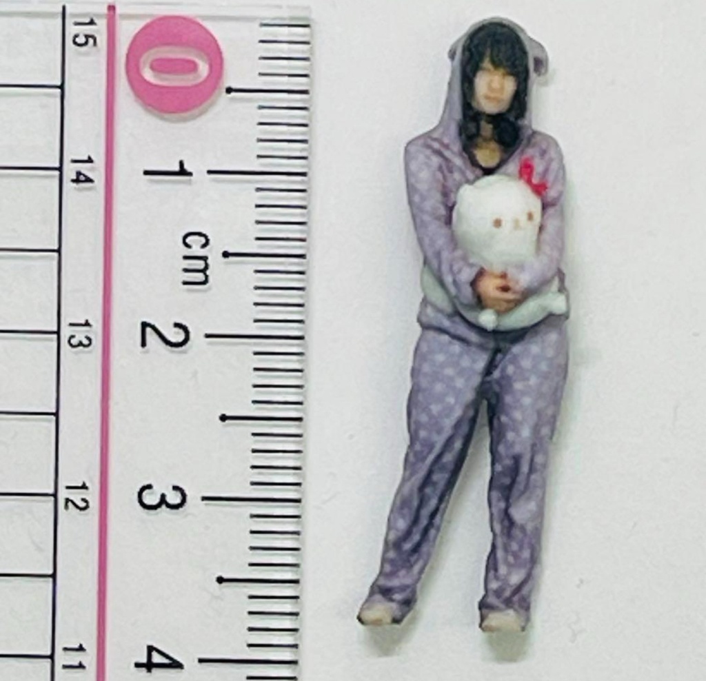 1/43 ルームウエア少女 リアルフィギュア フィギュア 完成品 塗装済完成品 ミニカーに ジオラマに ミニチュアイメージ 3Dフィギュア フルカラー3Dプリンター 3D人物 人物3D