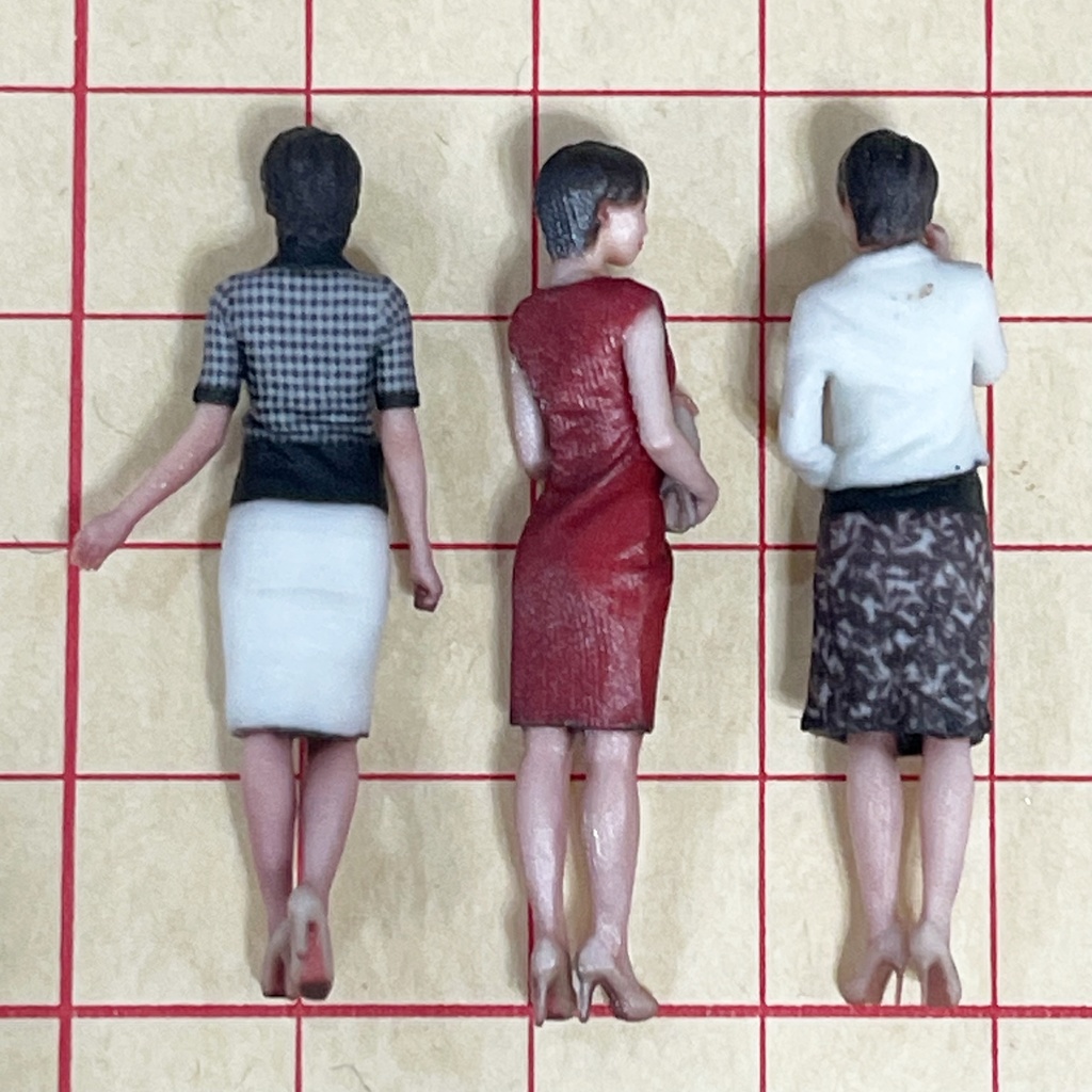 完成品 1/43 フィギュア3体 リアルフィギュア 塗装済完成品 ミニカーに ジオラマに ミニチュアイメージ