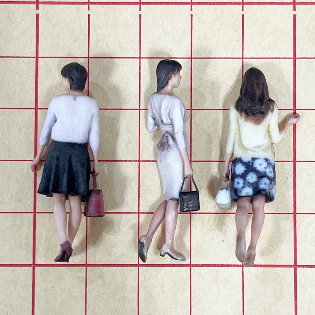 完成品 1/43 フィギュア3体 ミニカーに ジオラマに ミニチュアイメージ 人物3D 3D人物