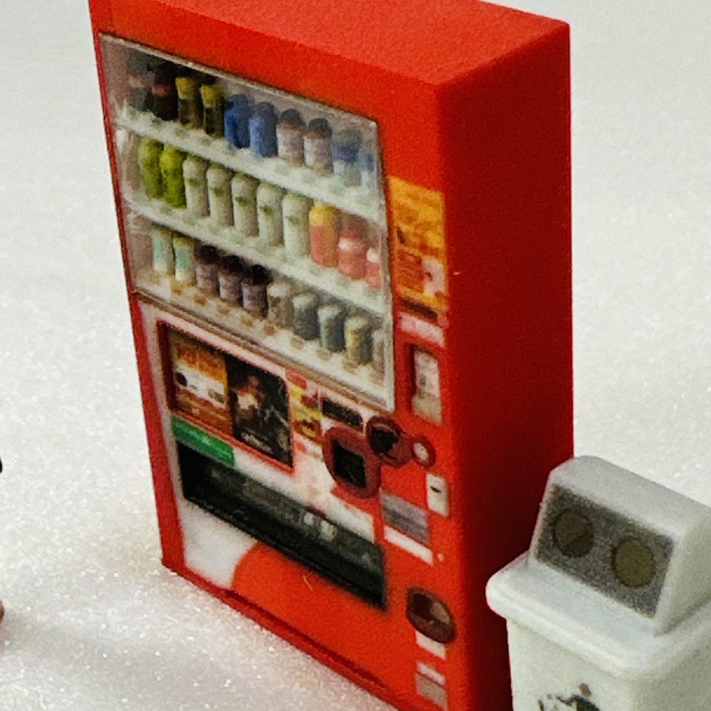 1/43 飲物立体タイプ自販機+空き缶入れ リアルフィギュア ミニチュア フィギュアに 自販機 空き缶入れ ミニチュアイメージ ミニカーに ジオラマに フルカラー3Dプリンター
