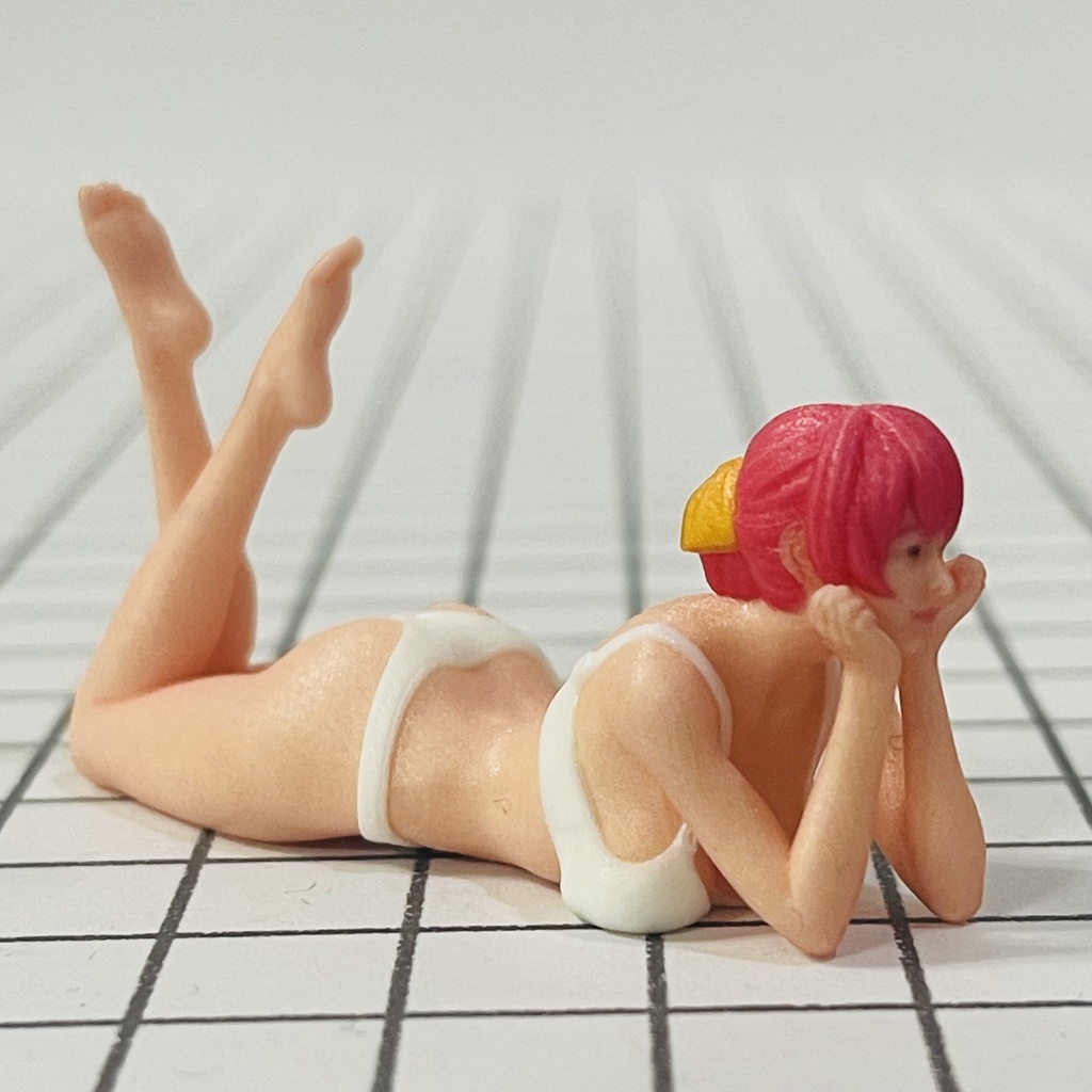 完成品 1/24 オーシャンコスモス ビキニ フィギュア リアルフィギュア ミニチュアイメージ 塗装済完成品 ミニカーに ジオラマに ドールハウスに