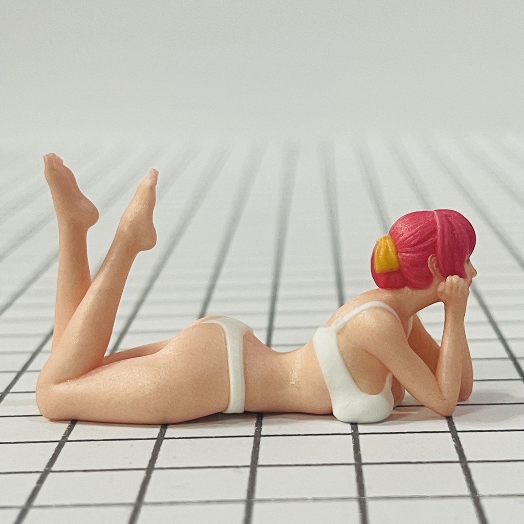 完成品 1/24 オーシャンコスモス ビキニ フィギュア リアルフィギュア ミニチュアイメージ 塗装済完成品 ミニカーに ジオラマに ドールハウスに