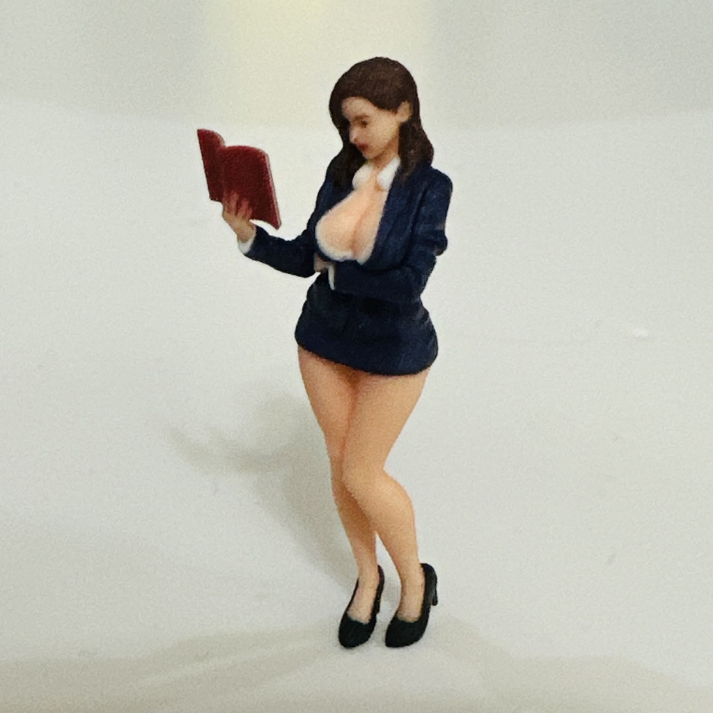 完成品 1/35 オーシャンコスモス 教師 フィギュア リアルフィギュア ミニチュアイメージ ミニカーに ジオラマに ミニチュア