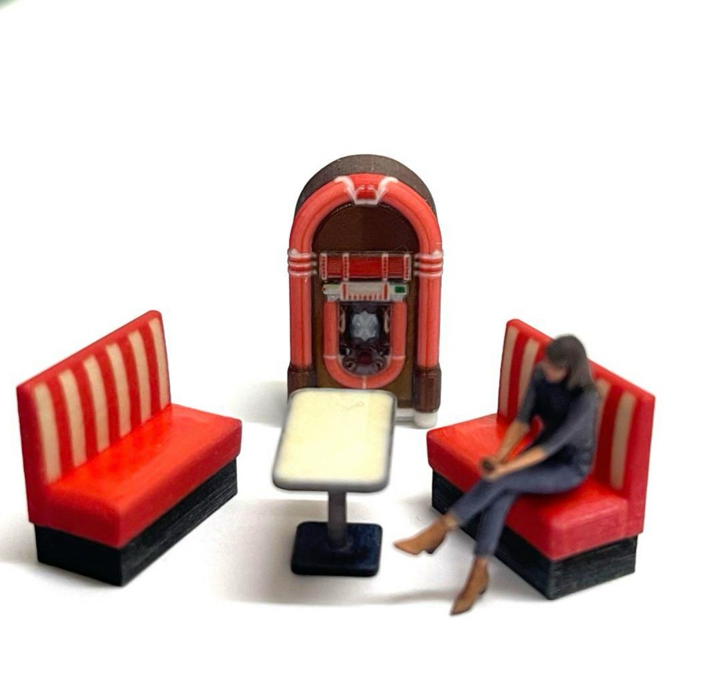 完成品 1/64 ダイナー4点セット フィギュアに ジオラマに ミニカーに ミニチュア 家具 ジュークボックス ソファ テーブル ミニチュアイメージ