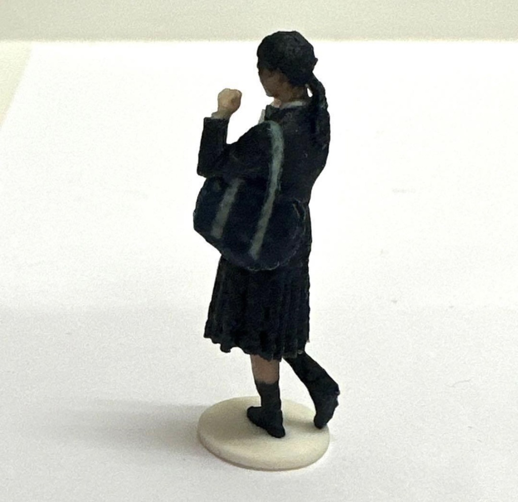 完成品 1/64 JKNJ フィギュア トミカに ミニカーに ジオラマに リアルフィギュア 女子高生 3D ミニチュアイメージ