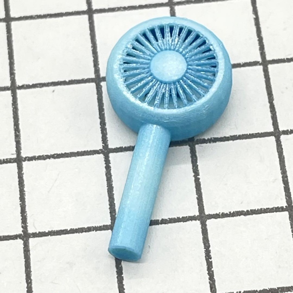 3㎝ ミニチュア ハンディファン 水色 リカちゃんに ブライスに ドールに 人形に ミニチュアイメージ 3Dプリンター
