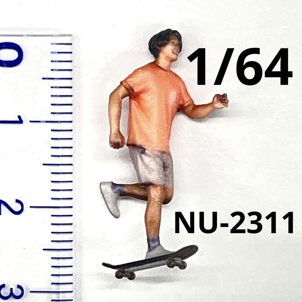 1/64 NU-2311 スケボー男 フィギュア 完成品 ミニカーに 住宅模型に ジオラマに 3D リアルフィギュア