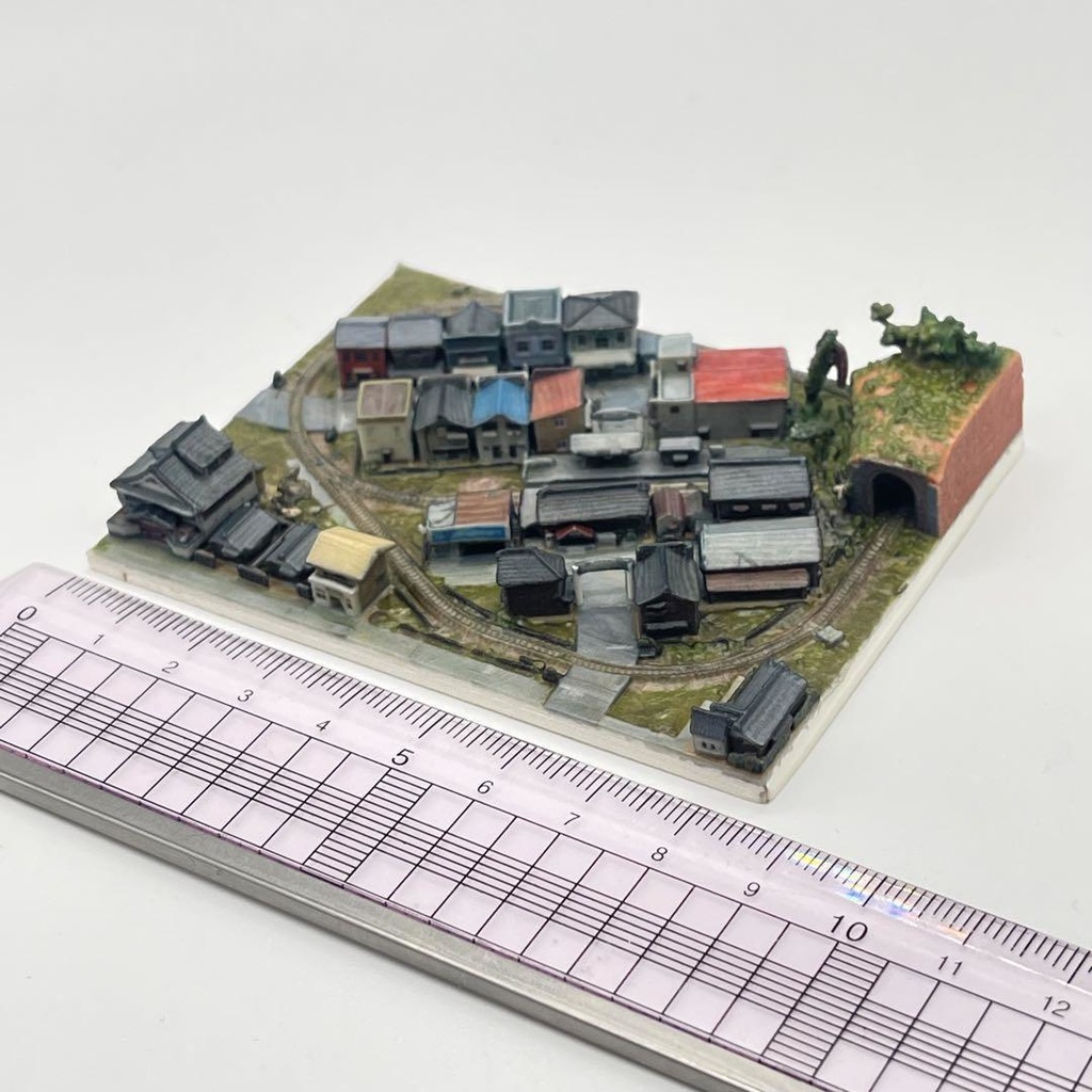 1/1060 ミニミニ　鉄道模型　　ジオラマ　レイアウト　ドールハウスに　昭和レトロ　３D 