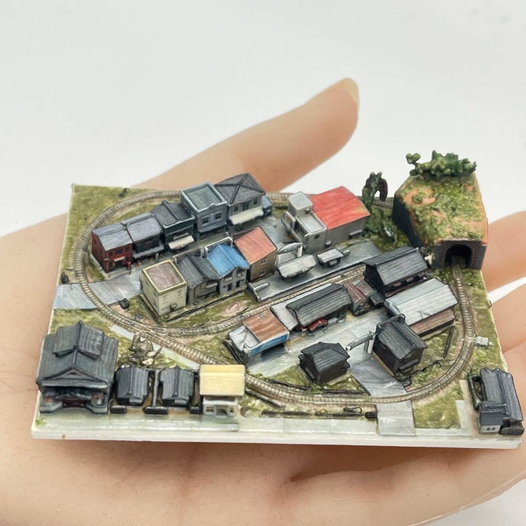 1/1060 ミニミニ　鉄道模型　　ジオラマ　レイアウト　ドールハウスに　昭和レトロ　３D 