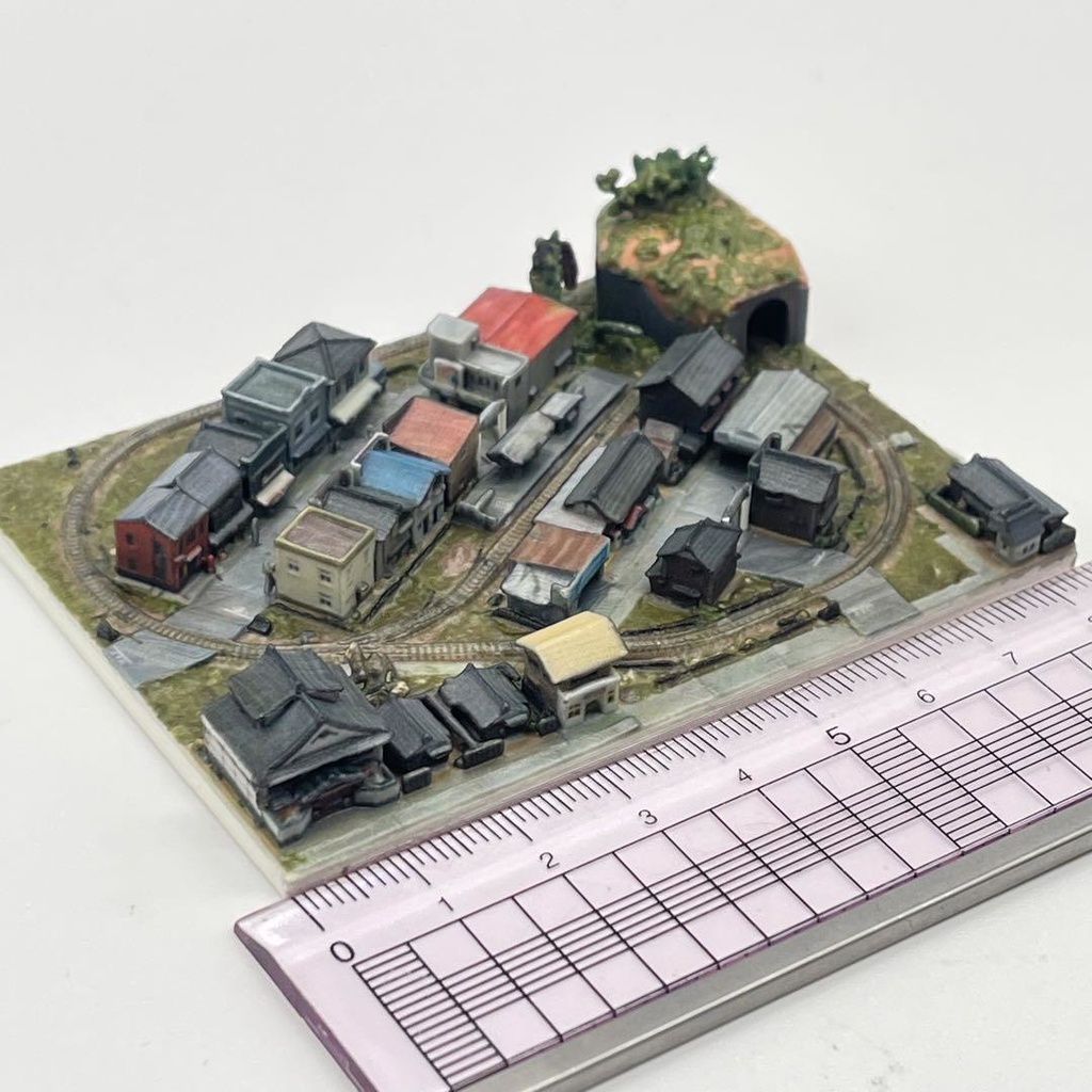 1/1060 ミニミニ　鉄道模型　　ジオラマ　レイアウト　ドールハウスに　昭和レトロ　３D 