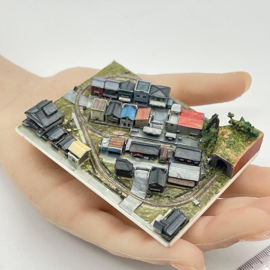 1/1060 ミニミニ　鉄道模型　　ジオラマ　レイアウト　ドールハウスに　昭和レトロ　３D 