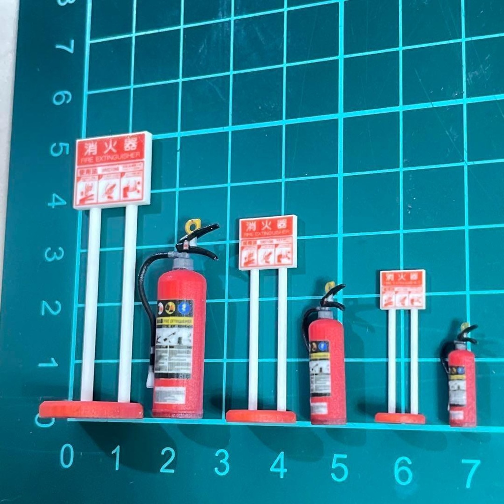 1/16 1/24 1/35 ミニチュア 消火器とスタンド ミニチュアイメージ ジオラマに ミニカーに 3D