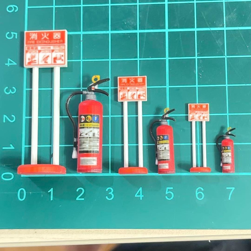 1/16 1/24 1/35 ミニチュア 消火器とスタンド ミニチュアイメージ ジオラマに ミニカーに 3D