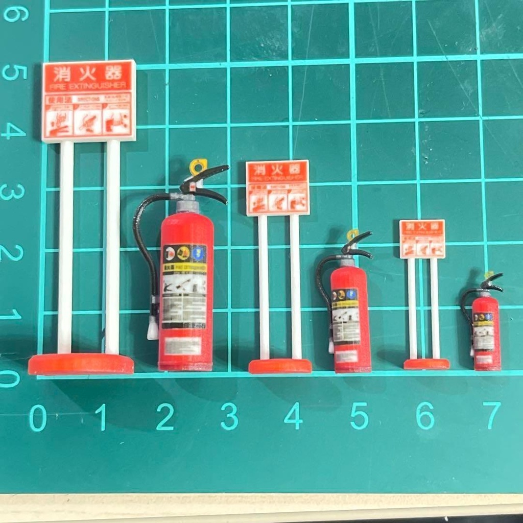 1/16 1/24 1/35 ミニチュア 消火器とスタンド ミニチュアイメージ ジオラマに ミニカーに 3D