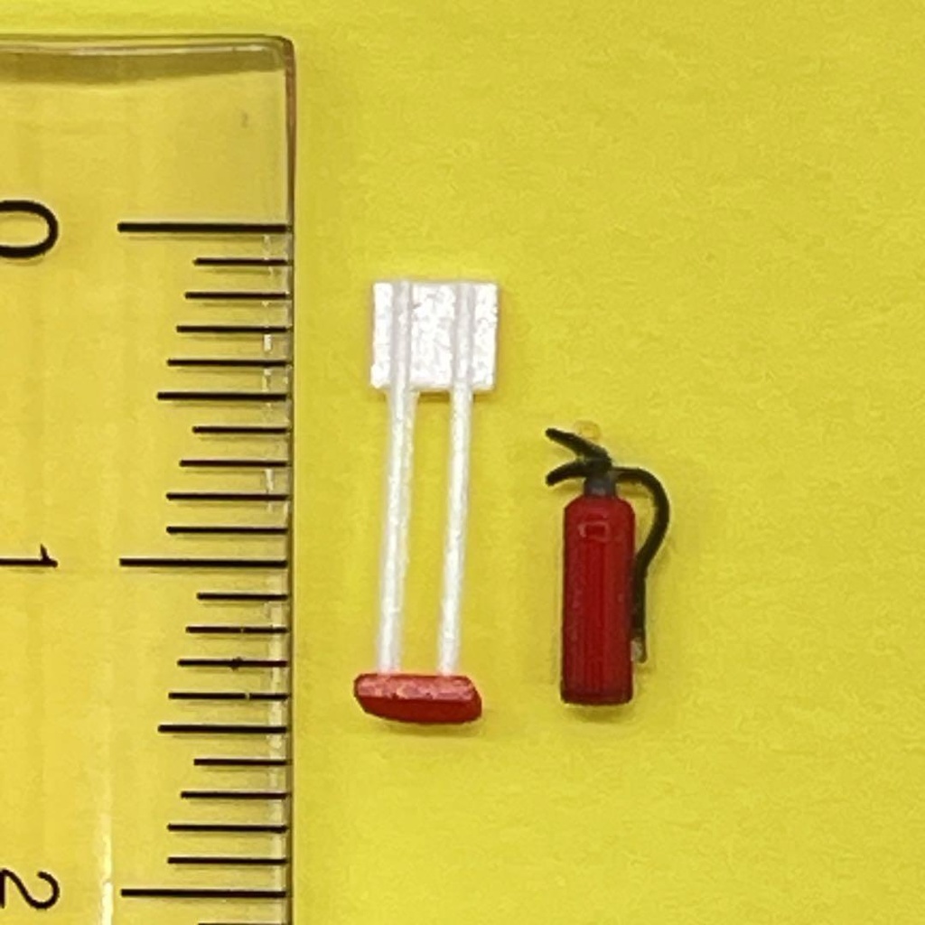 1/64 ミニチュア 消火器とスタンド ミニカーに ジオラマに フィギュアに ミニチュアイメージ 3D