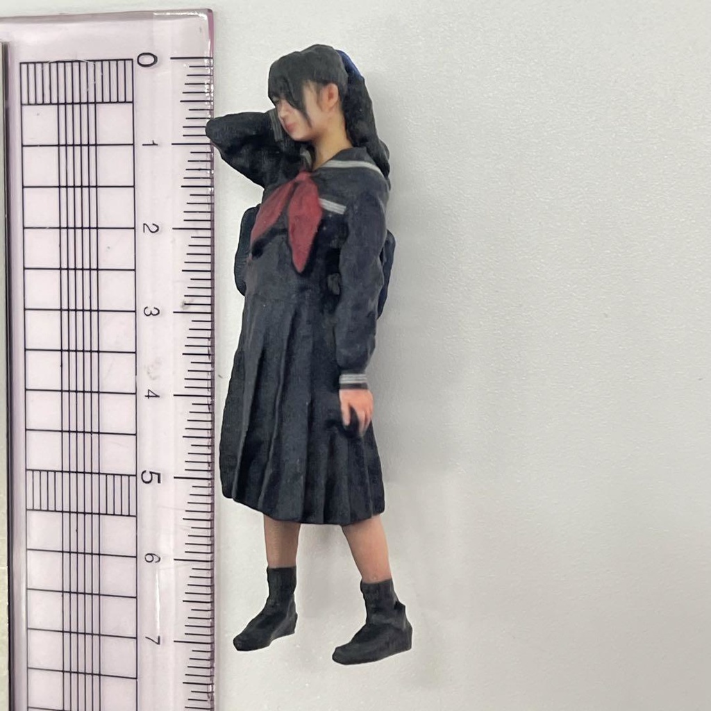 1/24 女子高生ポニーテール 台座無しタイプ フィギュア 完成品 リアルフィギュア ドールハウスに ジオラマに ミニカーに ミニチュアイメージ