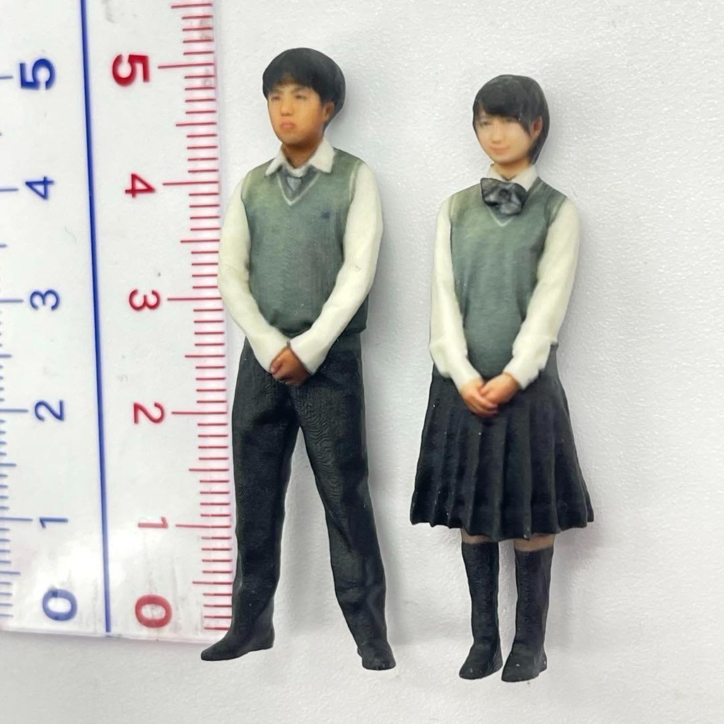 1/32 高校生 フィギュア2体 完成品 リアルフィギュア ミニチュア 3Dフィギュア ジオラマに ミニカーに ミニチュアイメージ