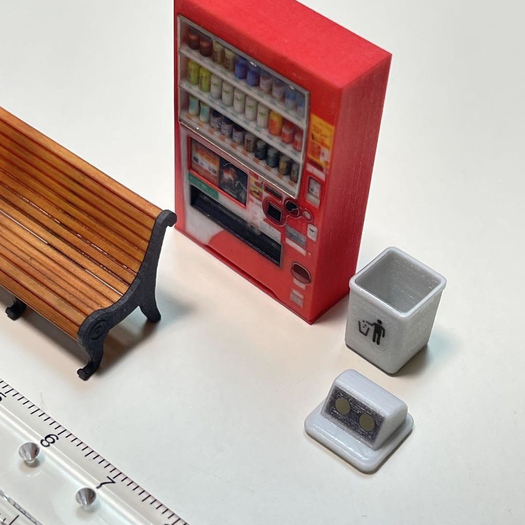 1/43 ミニチュア 自販機 空き缶入れ ベンチ 飲み物立体 立体自販機 ジオラマ ミニカーに 住宅模型 ミニチュアイメージ 3D