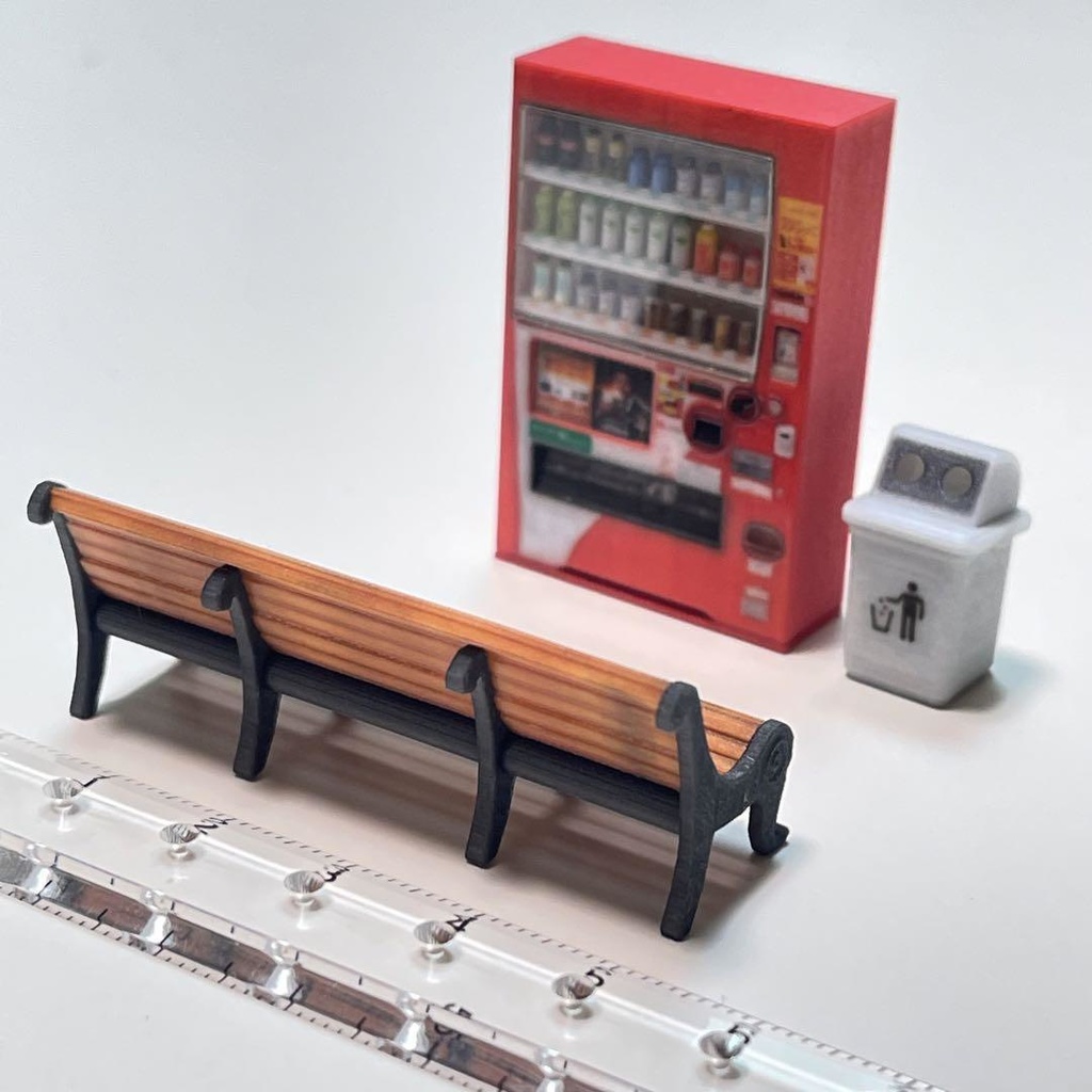 1/43 ミニチュア 自販機 空き缶入れ ベンチ 飲み物立体 立体自販機 ジオラマ ミニカーに 住宅模型 ミニチュアイメージ 3D