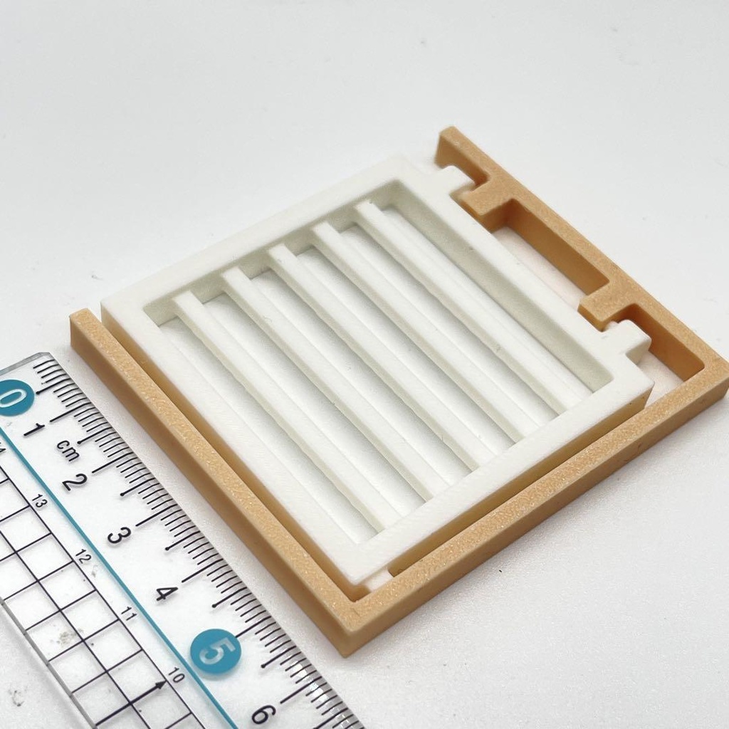 ミニチュア　ベビーゲート　ペットゲート　柵　ドールハウスに　ミニチュアイメージ　３D　