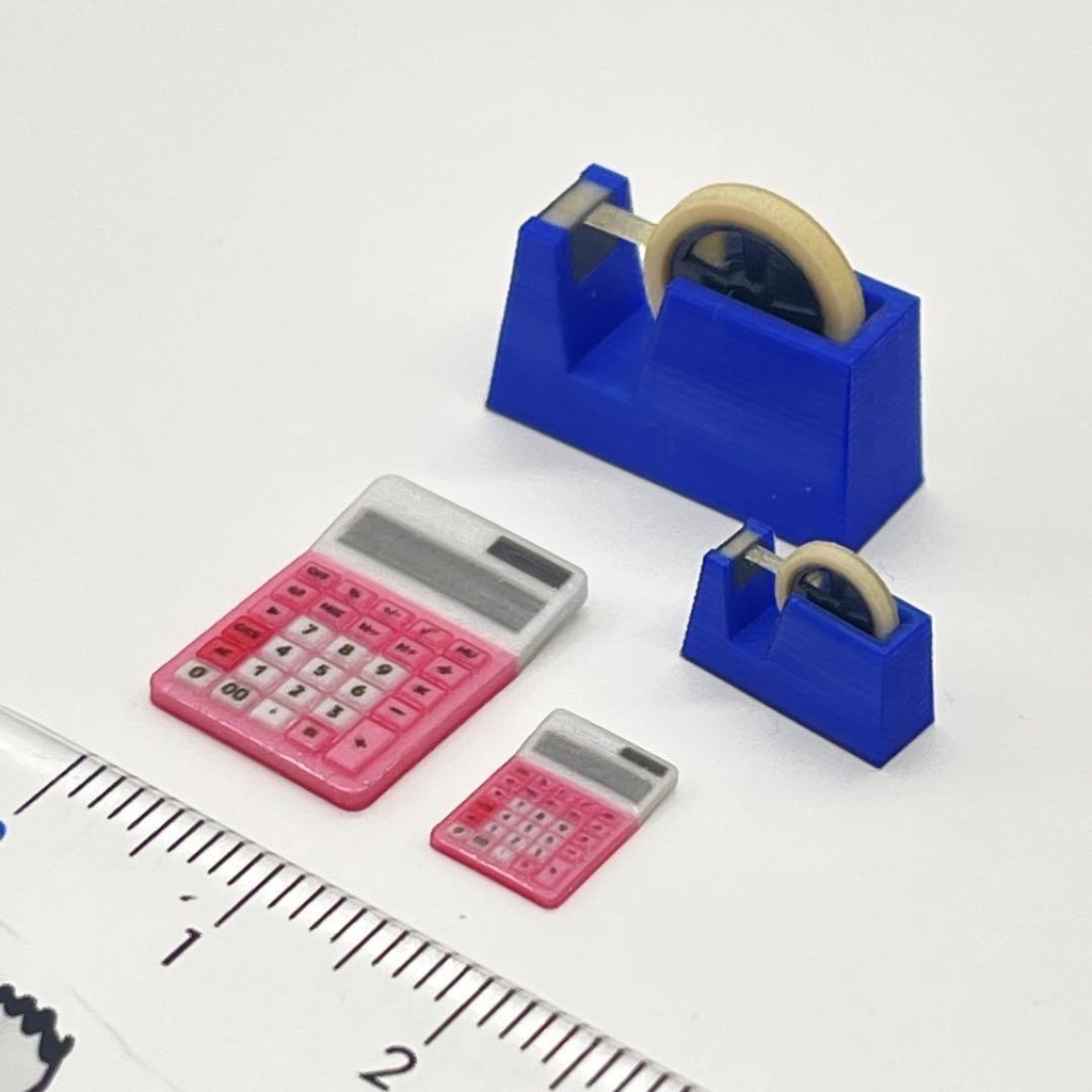 ミニチュア 電卓 テープカッター 文具 フィギュアに 完成品 3D ドールハウスに ミニチュアイメージ