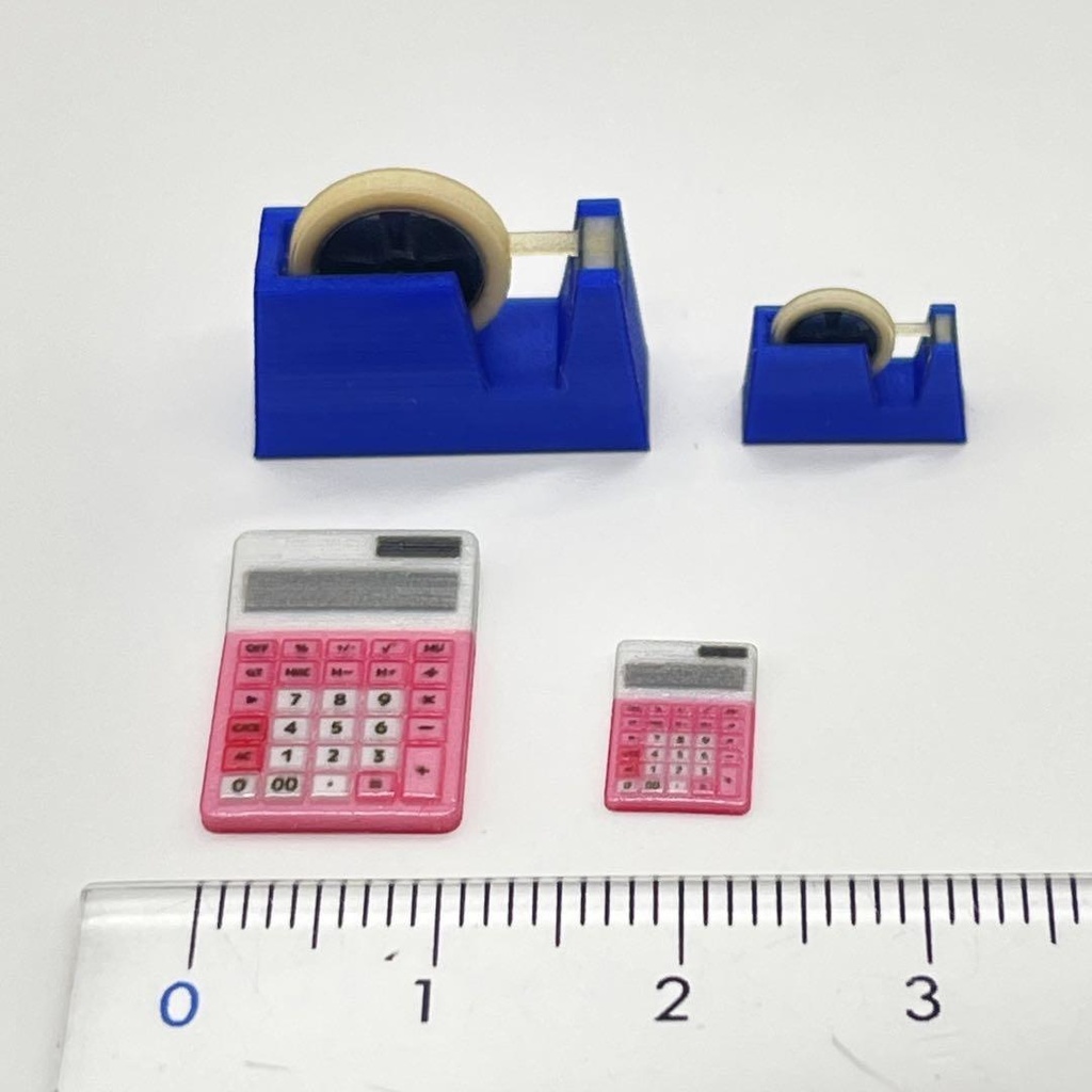 ミニチュア 電卓 テープカッター 文具 フィギュアに 完成品 3D ドールハウスに ミニチュアイメージ
